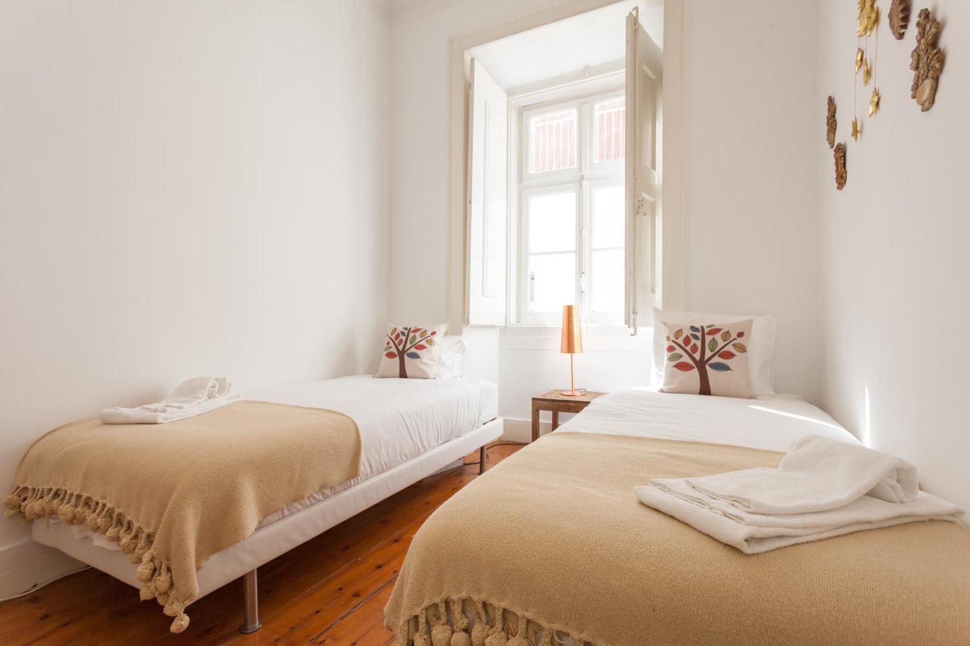 Tejo Vintage Three-Bedroom Apartment - By Lu Holidays Lisboa المظهر الخارجي الصورة